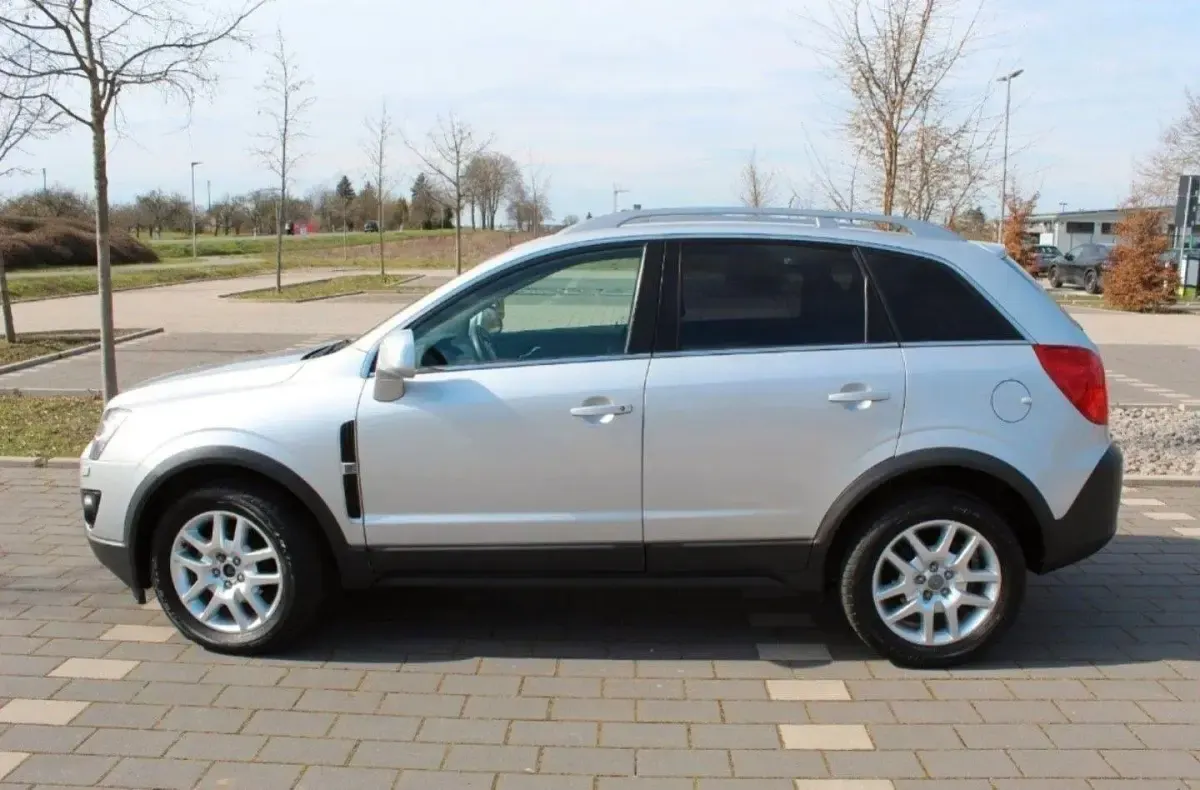 Używany Opel Antara Design Edition 184 KM (135 kW) 2012 Srebrny SUV