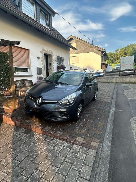 Grau Gebraucht 2017 Renault Clio IV LIMITED Kleinwagen | 7.250 € (Superpreis) - Bild 1/3