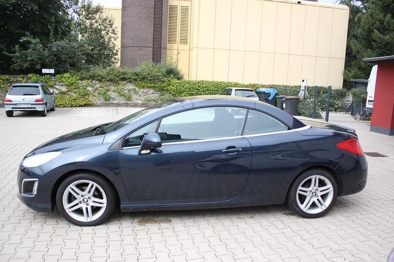 Gebraucht Peugeot 308 CC Active 111 PS (81 kW) 2012 Blau Cabrio