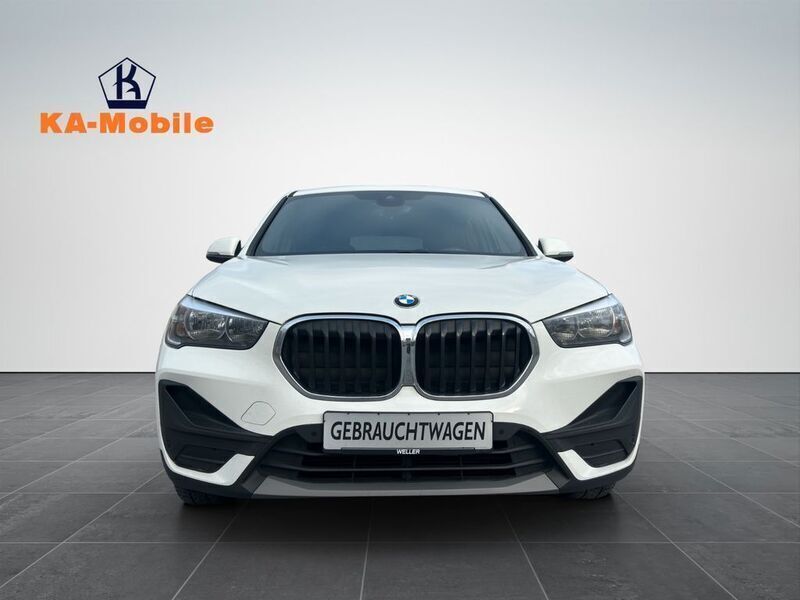 Weiß Gebraucht 2021 BMW X1 Advantage SUV | 17.900 € (Guter Preis) - Bild 1/4
