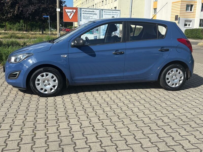 Gebraucht Hyundai i20 Classic 86 PS (63 kW) 2014 Blau Limousine