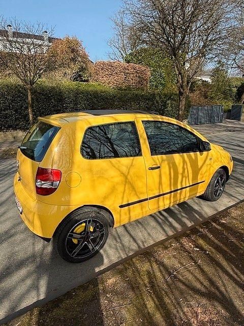 Gebraucht VW Fox 54 PS (39 kW) 2005 Gelb Kleinwagen