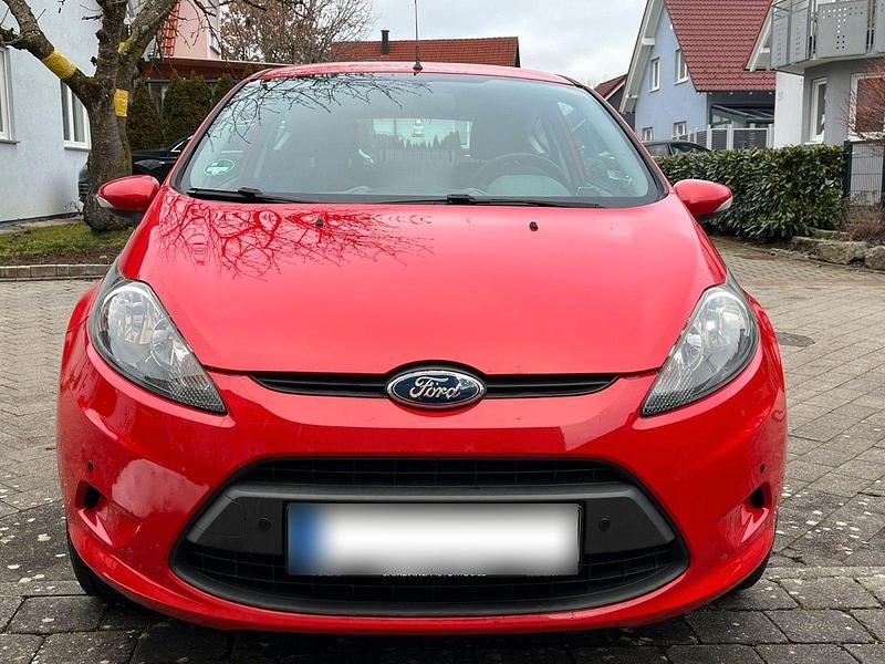 Gebraucht Ford Fiesta Trend 60 PS (44 kW) 2010 Rot Kleinwagen
