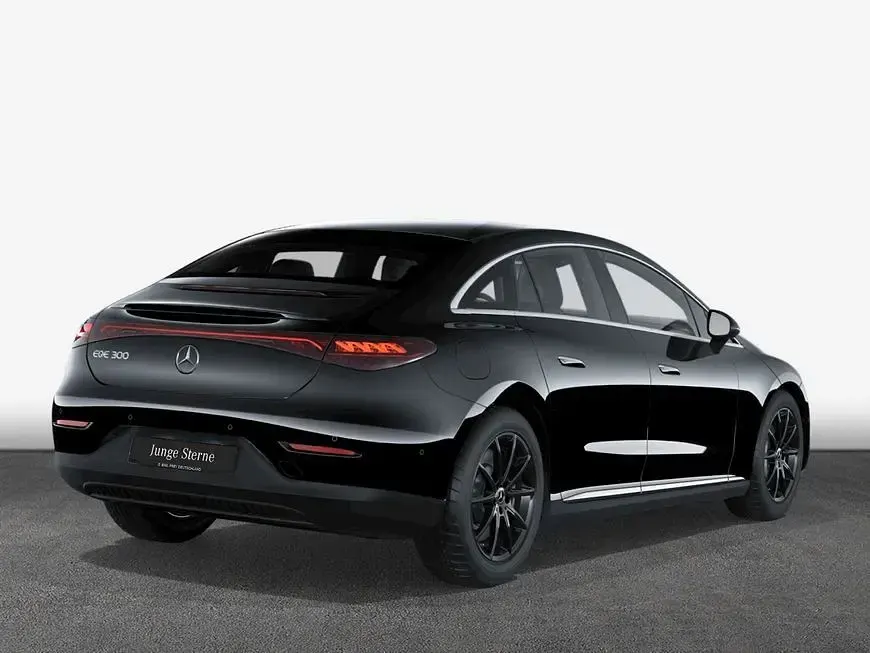 Gebraucht Mercedes EQE300 Advanced 180 kW (245 PS) 2023 Schwarz Limousine