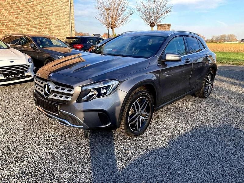 Gebraucht Mercedes GLA200 156 PS (114 kW) 2017 Mountaingrau  met. SUV