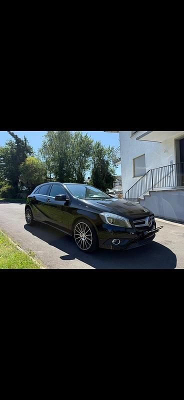 Gebraucht Mercedes A200 156 PS (114 kW) 2012 Schwarz Kleinwagen