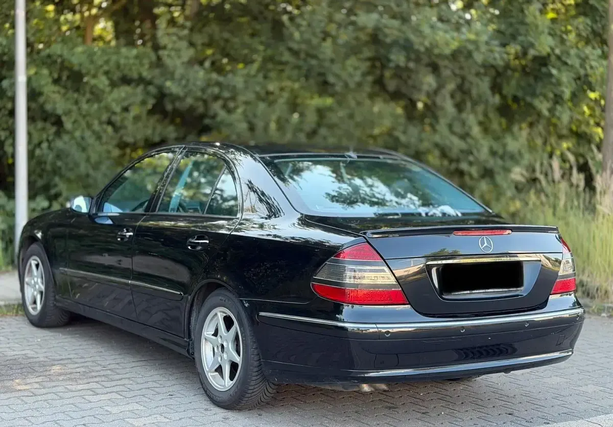 Gebraucht Mercedes E220 150 PS (110 kW) 2006 Blau Limousine