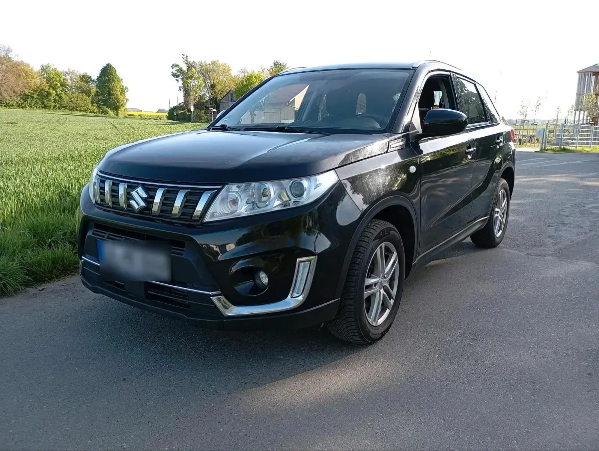Gebraucht Suzuki Vitara 111 PS (81 kW) 2019 Schwarz SUV
