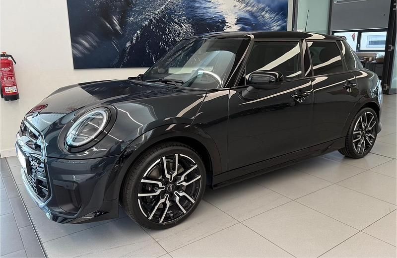 Grau Gebraucht 2025 Mini John Cooper Works Kleinwagen | 34.999 € (Fairer Preis) - Bild 1/4
