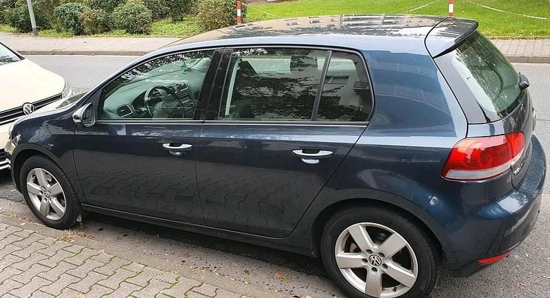 Gebraucht VW Golf VI 75 PS (55 kW) 2009 Blau Kleinwagen