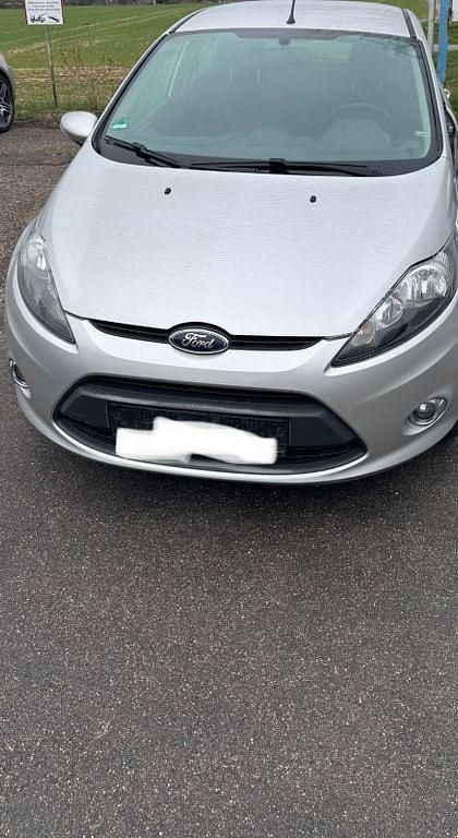 Gebraucht Ford Fiesta Trend 82 PS (60 kW) 2011 Silber Kleinwagen