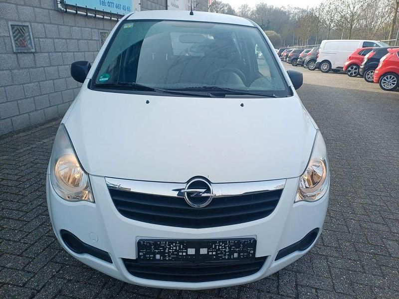 Gebraucht Opel Agila Basis 65 PS (47 kW) 2010 Weiß Kleinwagen