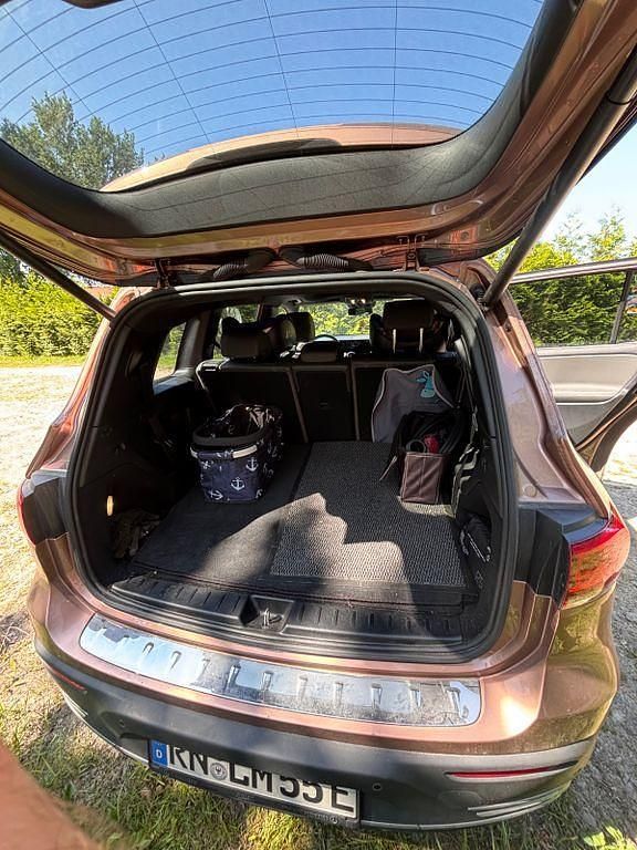 Gebraucht Mercedes EQB300 167 kW (228 PS) 2022 Gold SUV