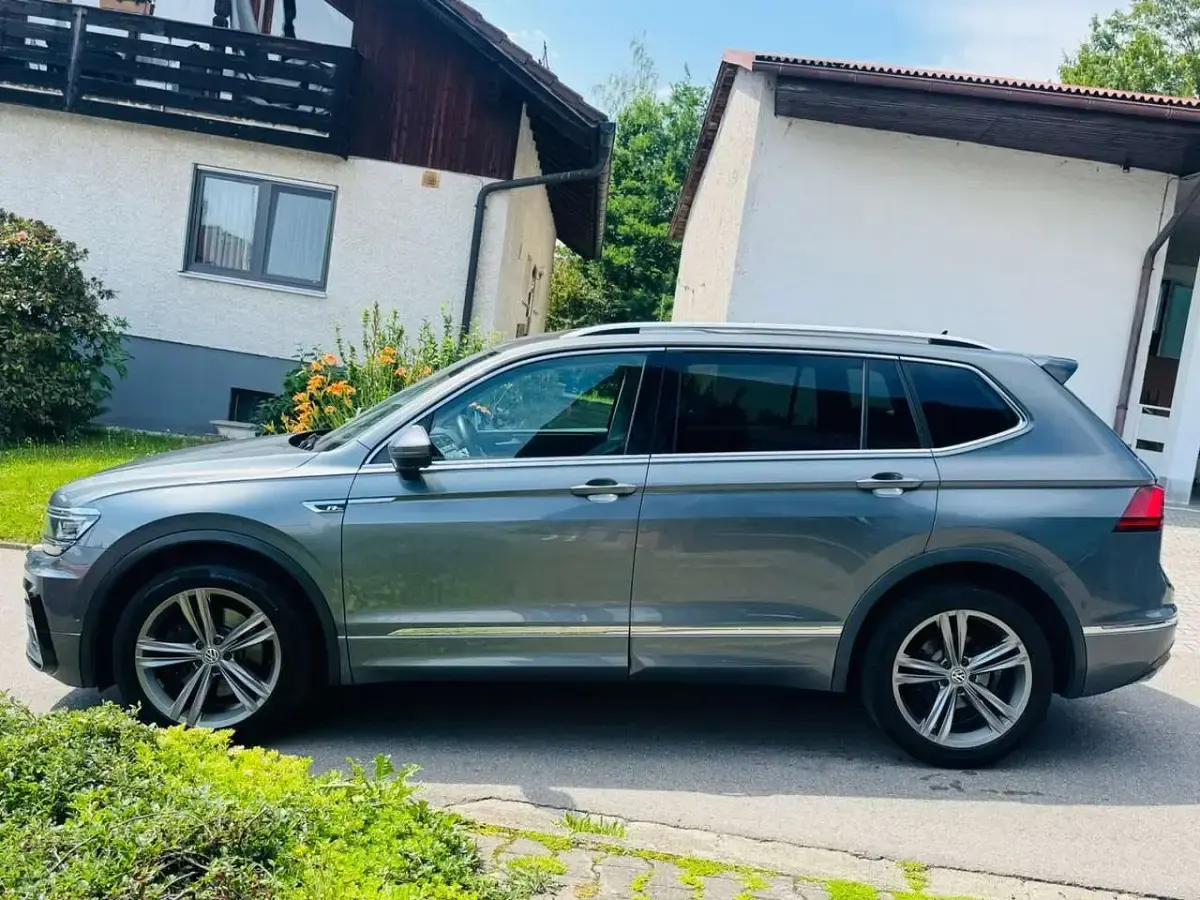 Gebraucht VW Tiguan Allspace Highline 220 PS (161 kW) 2018 Grau SUV