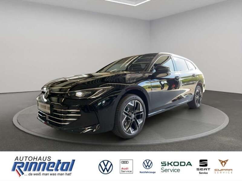 Grenadillschwarz metallic Neu 2025 VW Passat Elegance Kombi | 55.340 € (Teuer) - Bild 1/4