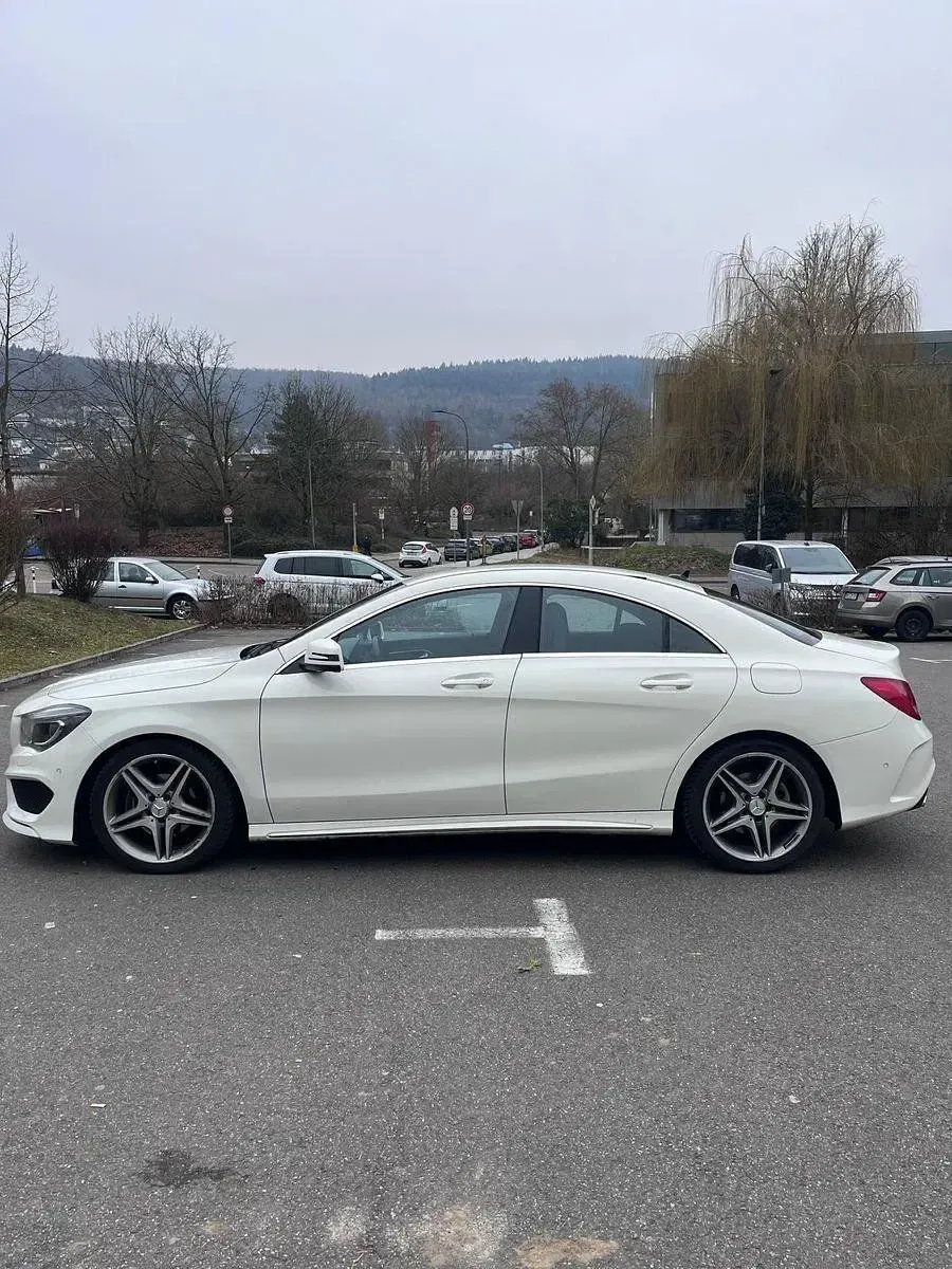 Gebraucht Mercedes CLA180 AMG line 122 PS (89 kW) 2016 Weiß Limousine