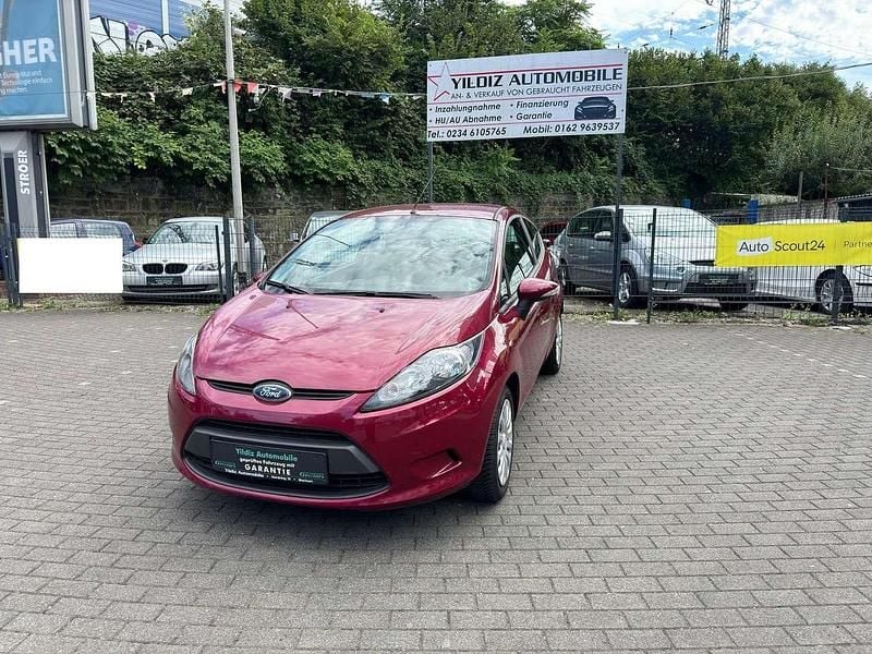 Gebraucht Ford Fiesta Trend 60 PS (44 kW) 2011 Hot magenta Kleinwagen
