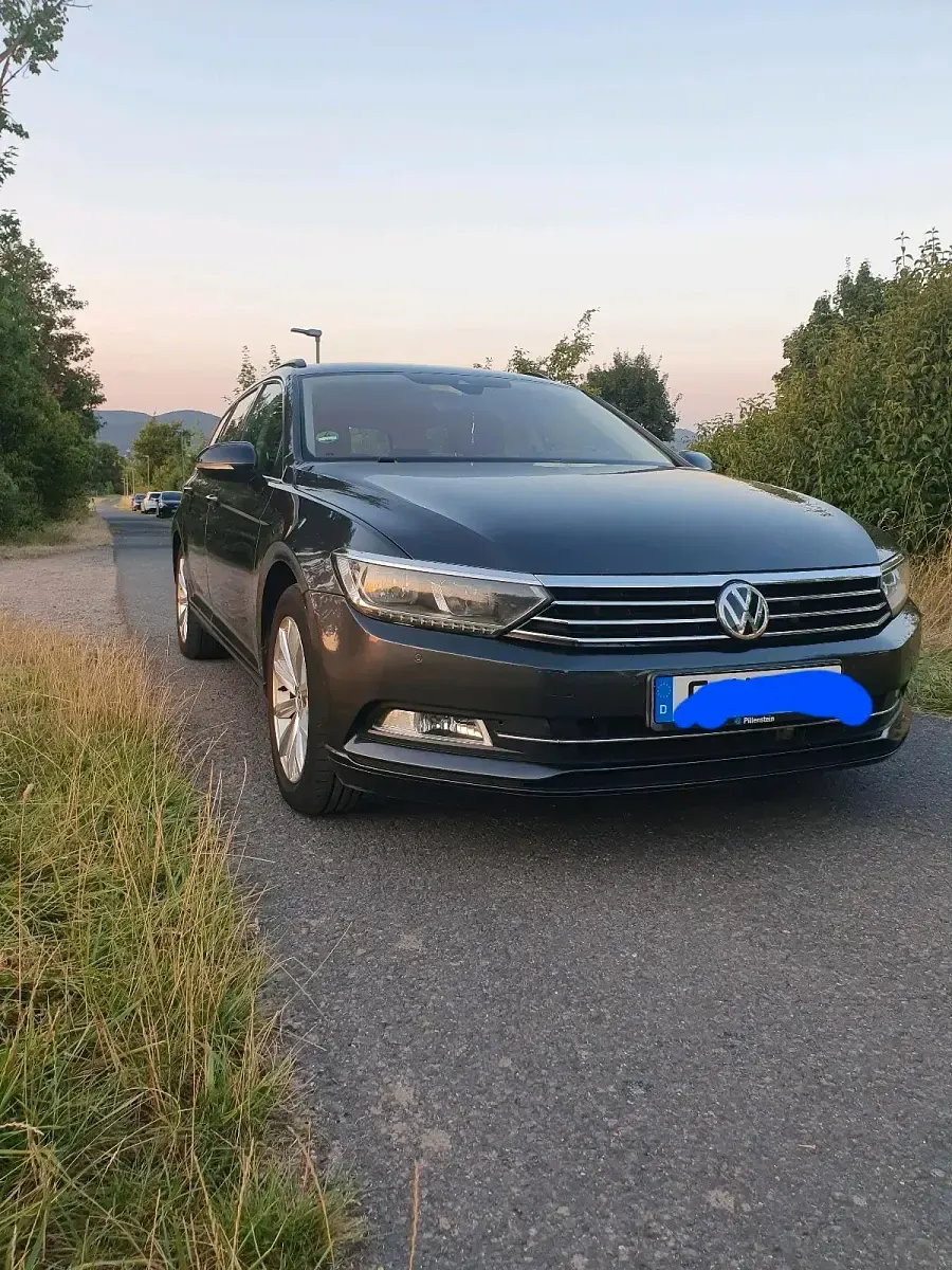 Gebraucht VW Passat 150 PS (110 kW) 2018 Grau Kombi