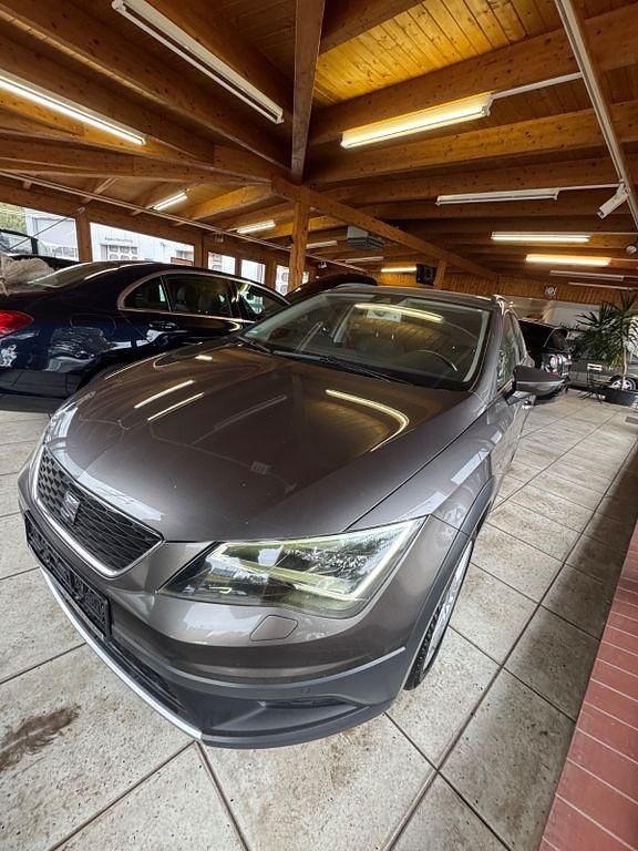 Grau Gebraucht 2016 Seat Leon X-Perience Kombi | 9.990 € (Fairer Preis) - Bild 1/4