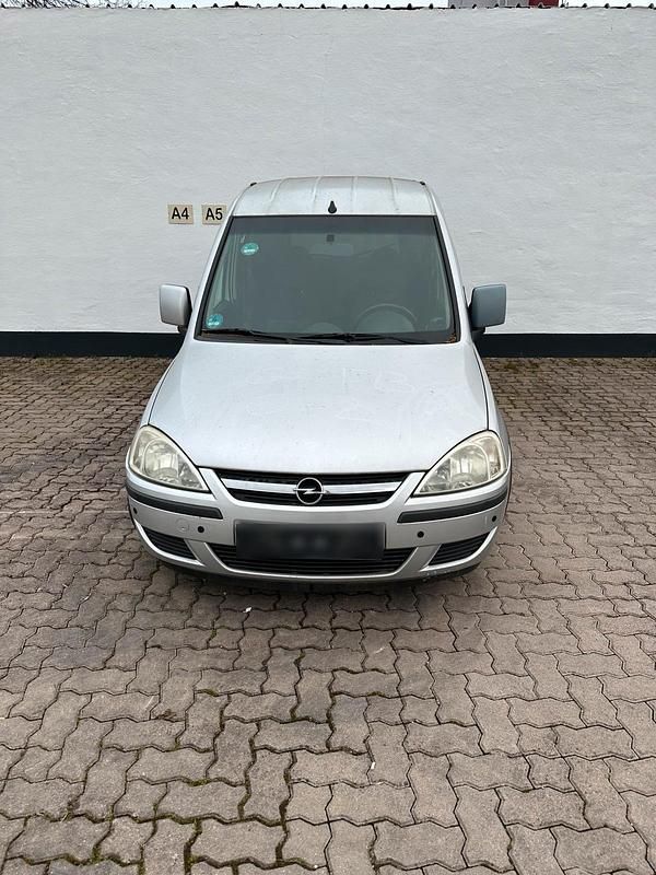 Gebraucht Opel Combo 101 PS (74 kW) 2009 Silber Van / Kleinbus