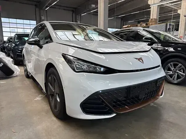 Gebraucht Cupra Born 150 kW (204 PS) 2023 Weiß Kleinwagen