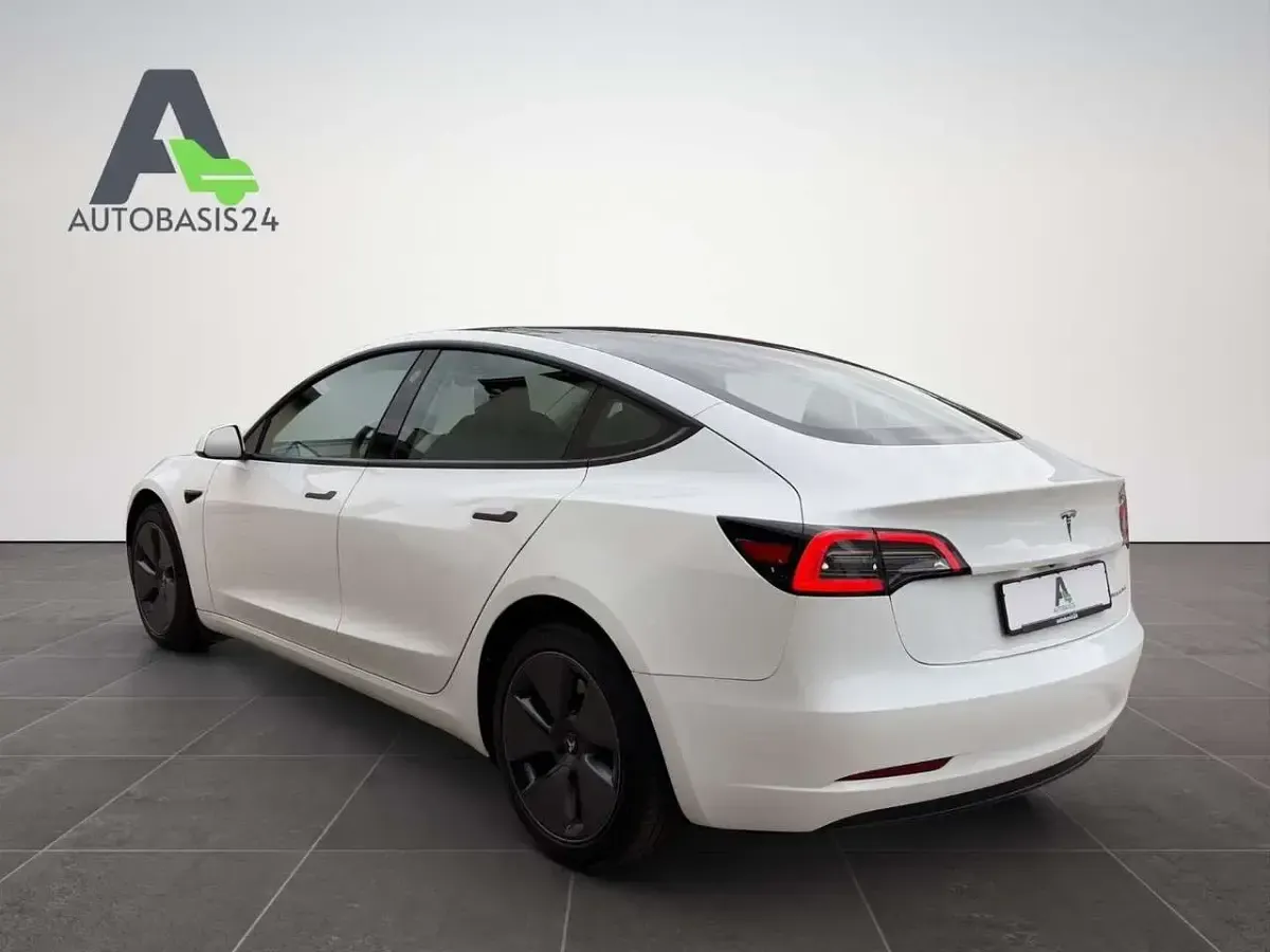 Gebraucht Tesla Model 3 324 kW (441 PS) 2022 Weiß Limousine