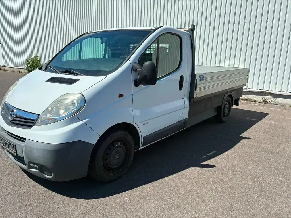 Gebraucht Opel Vivaro 114 PS (83 kW) 2007 Weiß Van / Kleinbus
