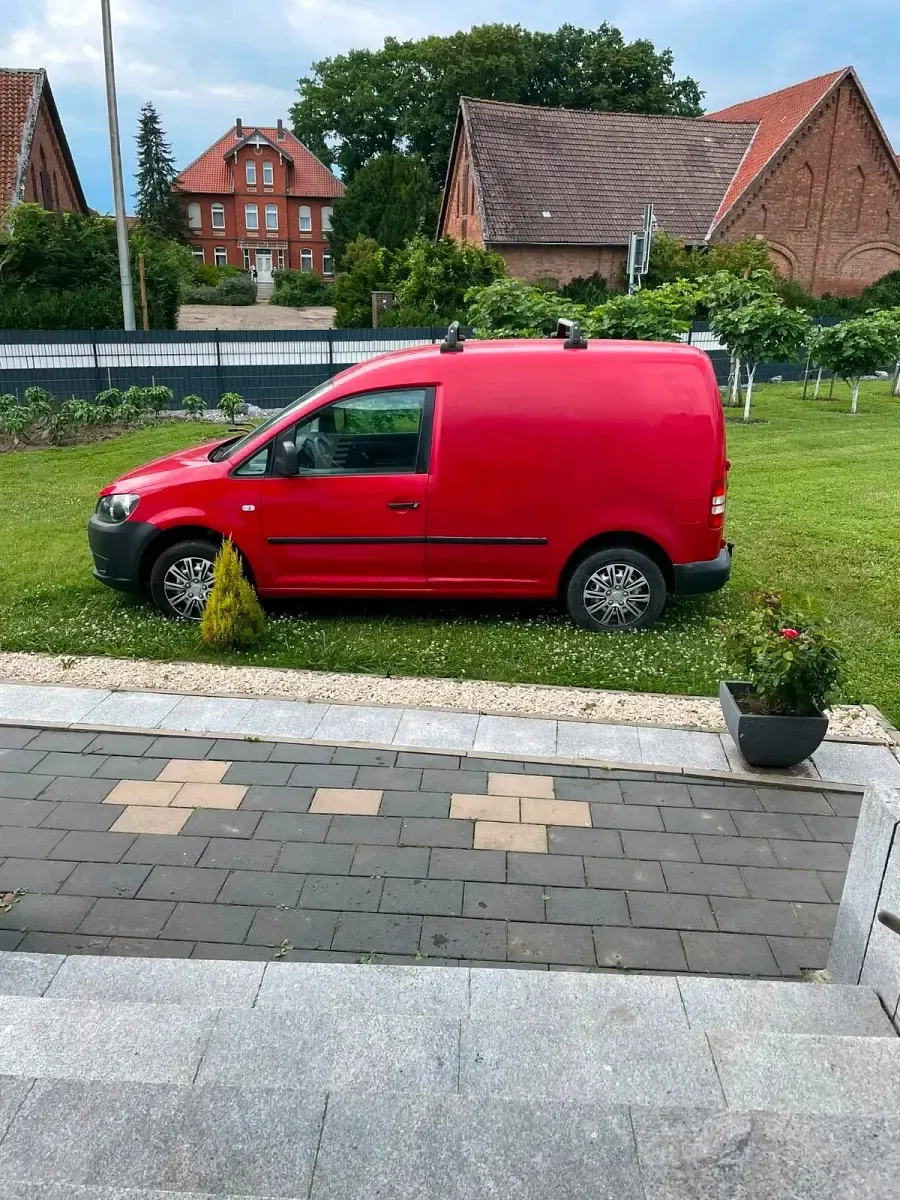 Gebraucht VW Caddy 102 PS (75 kW) 2011 Rot Van / Kleinbus