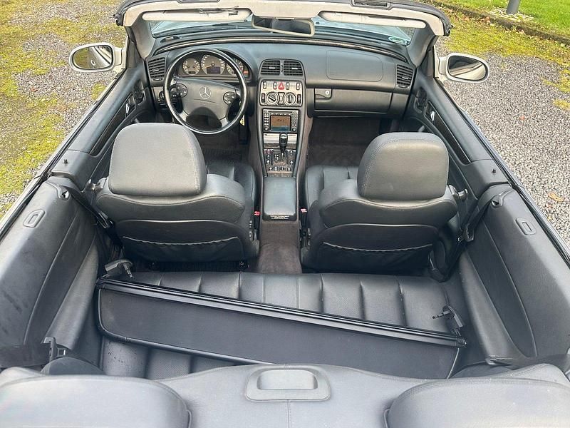 Gebraucht Mercedes CLK230 197 PS (144 kW) 2001 Silber Cabrio