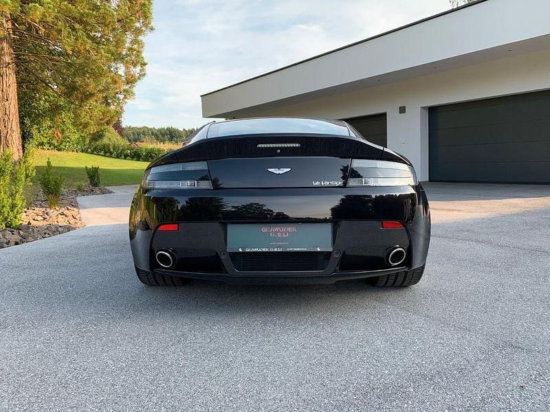 Gebraucht Aston Martin V12 Vantage 517 PS (380 kW) 2011 Schwarz