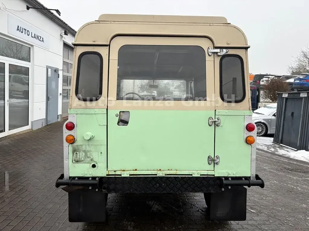 Gebraucht Land Rover Defender 69 PS (50 kW) 1986 Grün SUV