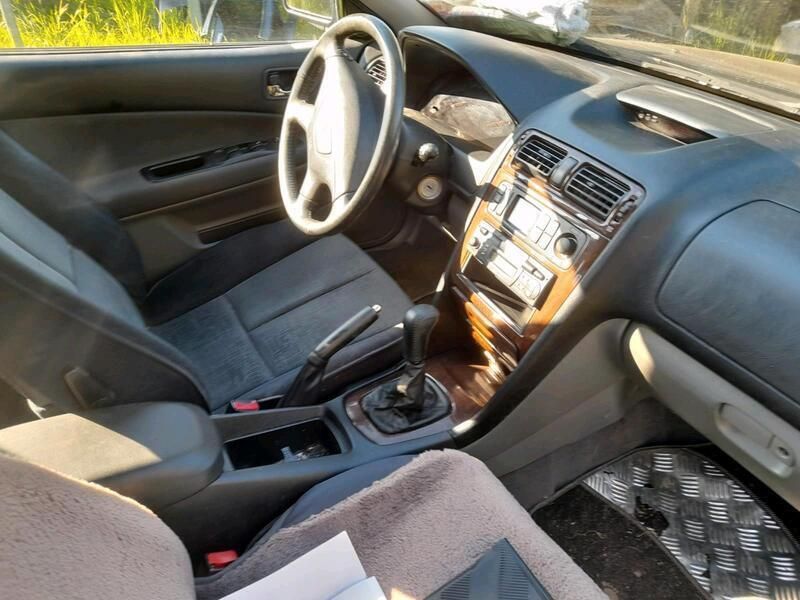 Schwarz Gebraucht 2001 Mitsubishi Galant Kombi | 800 € - Bild 1/4