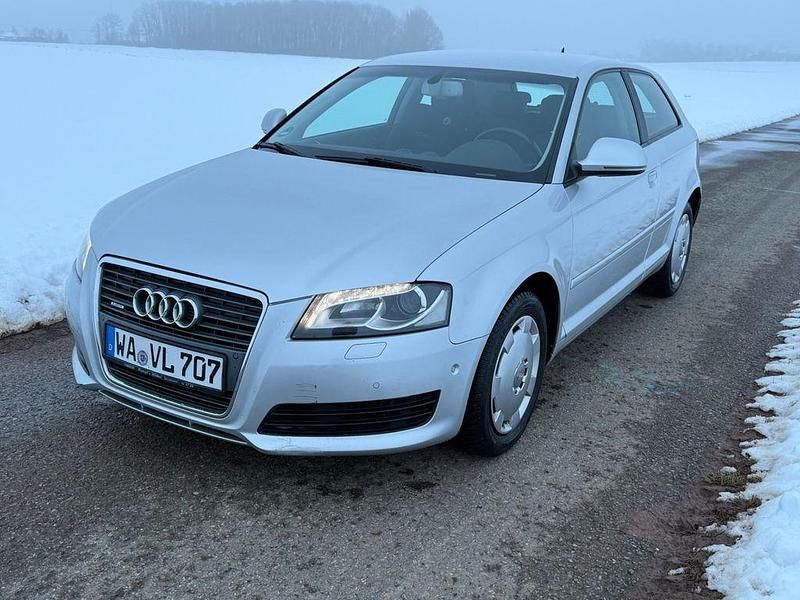 Gebraucht Audi A3 Ambiente 140 PS (102 kW) 2010 Silber Limousine