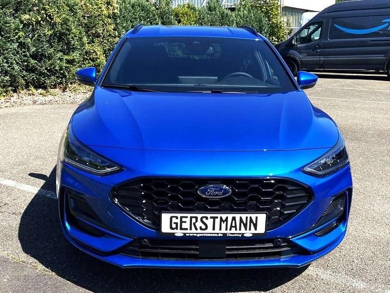 Neu Ford Focus ST-Line 125 PS (91 kW) 2025 Desert island blue metallic Kombi