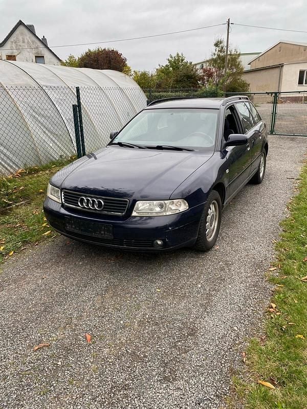 Blau Gebraucht 2001 Audi A4 Kombi | 1.700 € (Guter Preis) - Bild 1/4