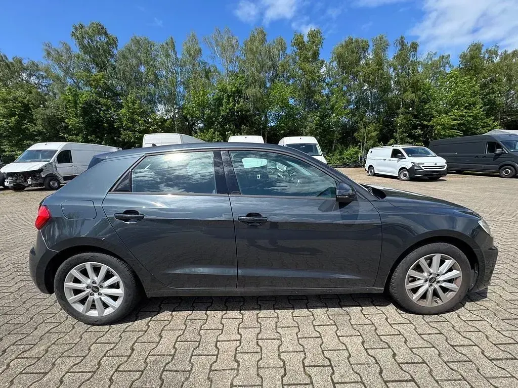 Gebraucht Audi A1 Sportback Basis 110 PS (80 kW) 2022 Grau Kleinwagen