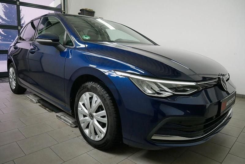 Gebraucht VW Golf VIII Active 150 PS (110 kW) 2021 Blau Limousine