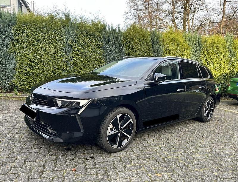 Schwarz Gebraucht 2024 Opel Astra Kombi | 21.500 € (Guter Preis) - Bild 1/4