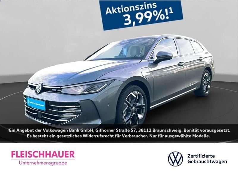 Grau Gebraucht 2025 VW Passat Elegance Kombi | 43.950 € (Superpreis) - Bild 1/4