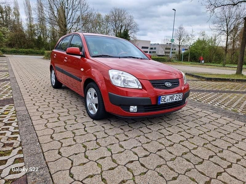 Gebraucht Kia Rio EX 98 PS (72 kW) 2008 Rot Limousine