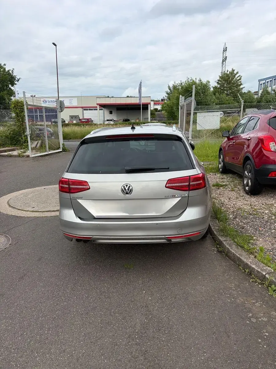 Gebraucht VW Passat Highline 190 PS (139 kW) 2016 Grau Kombi