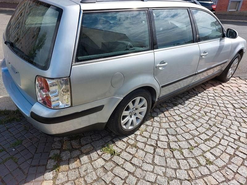 Gebraucht VW Passat Comfortline 116 PS (85 kW) 2004 Grau Kombi