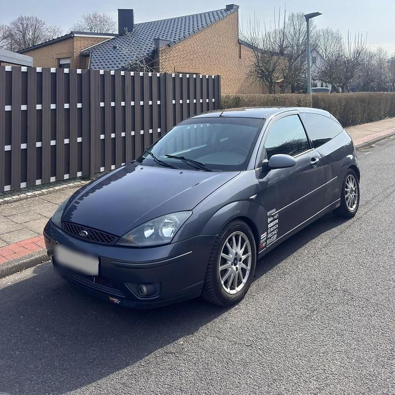 Gebraucht Ford Focus ST 173 PS (127 kW) 2002 Grau Limousine