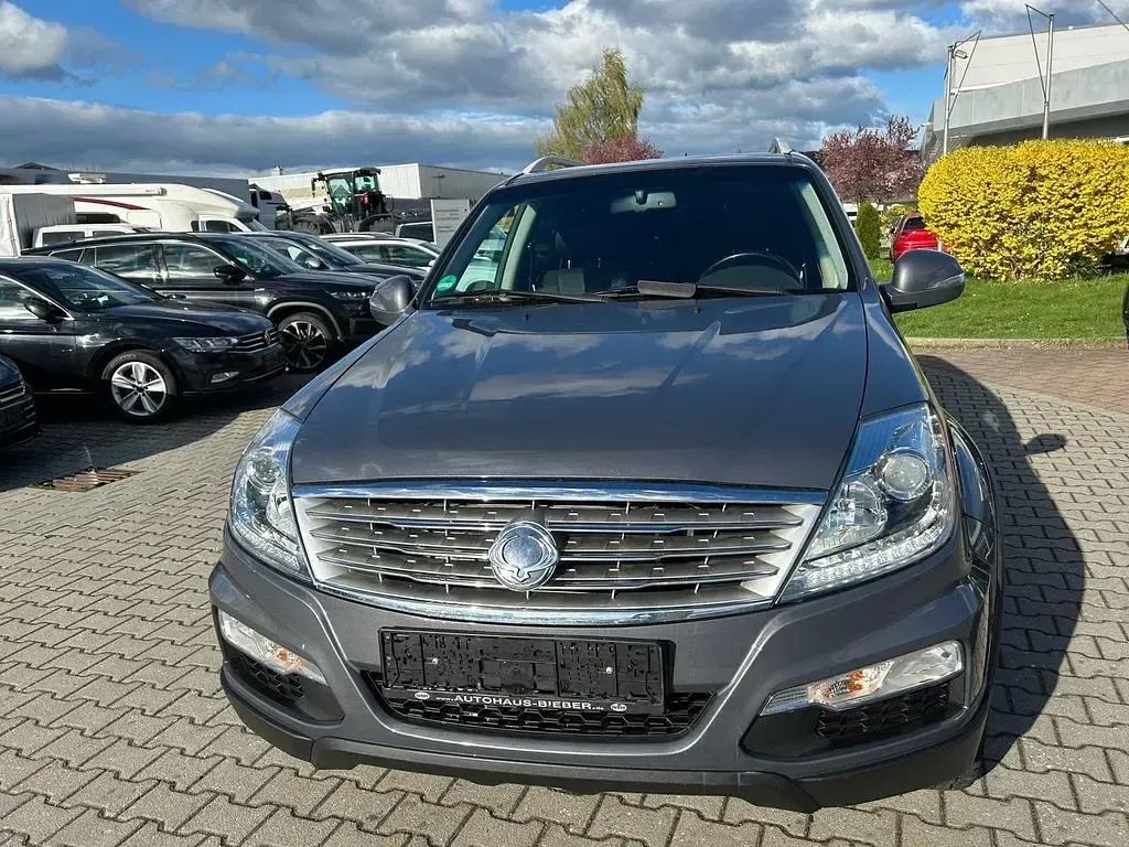 Gebraucht SsangYong Rexton Quartz 178 PS (130 kW) 2017 Grau SUV