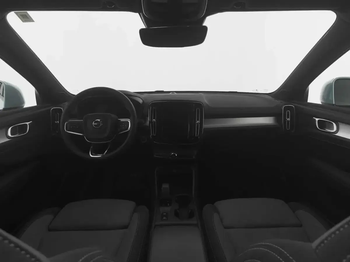 Gebraucht Volvo XC40 Core 163 PS (119 kW) 2024 Cloud blue, solid / solid SUV