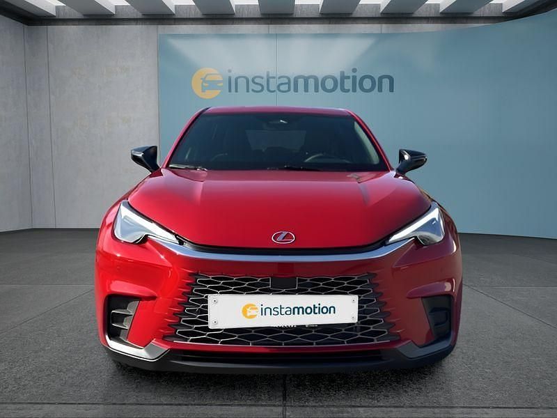 Neu Lexus LBX 136 PS (100 kW) 2025 Rot SUV