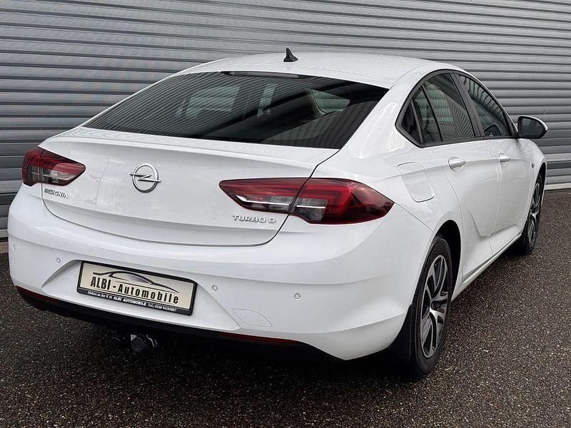 Gebraucht Opel Insignia Selection 136 PS (100 kW) 2018 Weiß Limousine