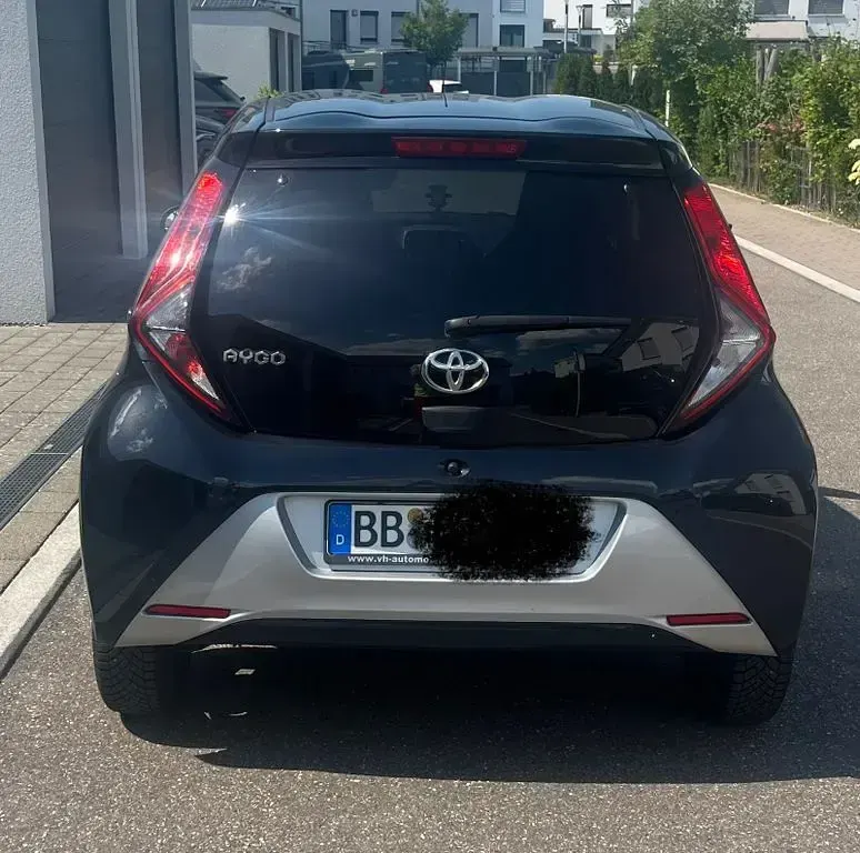 Gebraucht Toyota Aygo 72 PS (52 kW) 2020 Schwarz Kleinwagen