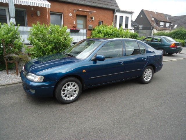 Blau Gebraucht 1998 Nissan Primera Limousine | 2.650 € (Fairer Preis) - Bild 1/4