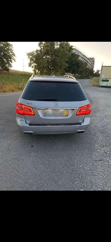 Gebraucht Mercedes E350 Avantgarde 265 PS (194 kW) 2011 Kombi